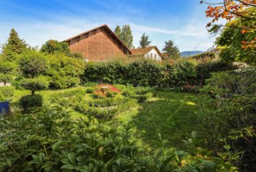 Ravissante villa en camapgne avec Jardin en Bordure des Vignobles de Jussy