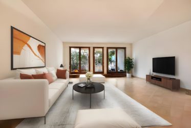 2 Bedrooms Flat