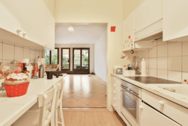 2 Bedrooms Flat