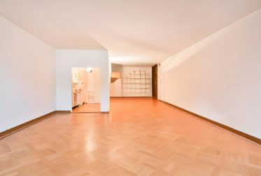 2 Bedrooms Flat
