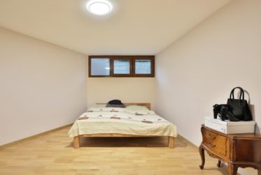 Spacieuse Villa sur terrain de taille confortable avec vue dégagée à vendre