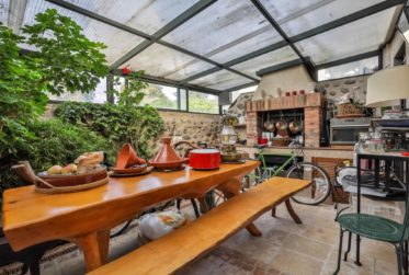 6 Bedrooms House, Village house