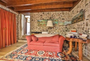 6 Bedrooms House, Village house