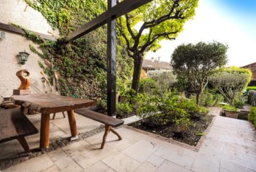 6 Bedrooms House, Village house