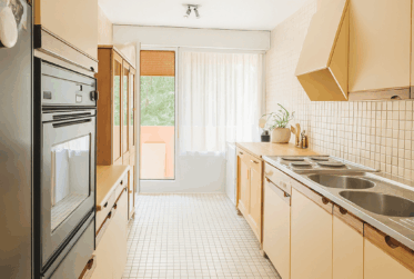 OPPORTUNITÉ RARE – Appartement traversant en PPE de 5.5 pièces d’exception aux Eaux-Vives dans un cadre verdoyant à rénover