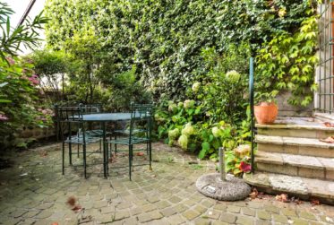6 Bedrooms House, Village house