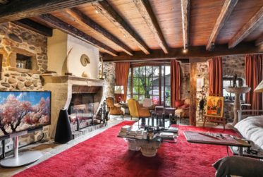6 Bedrooms House, Village house