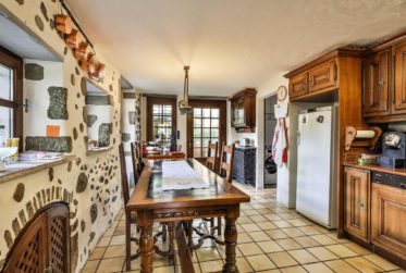 6 Bedrooms House, Village house