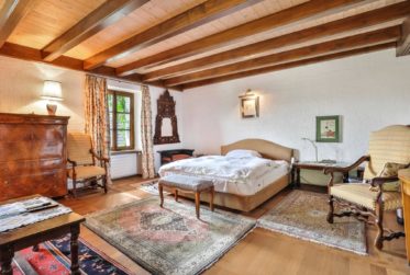 6 Bedrooms House, Village house