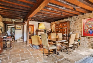 6 Bedrooms House, Village house