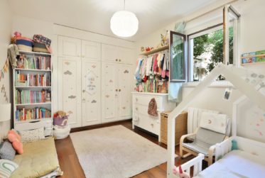 2 Bedrooms Flat