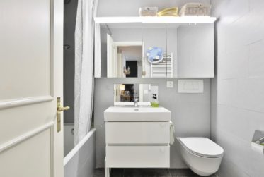 2 Bedrooms Flat