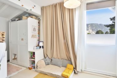 2 Bedrooms Flat