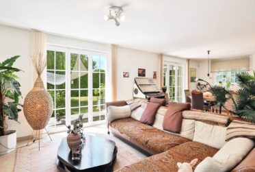 Charming Semi-Detached Home with Private Garden