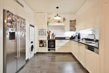 2 Bedrooms Flat