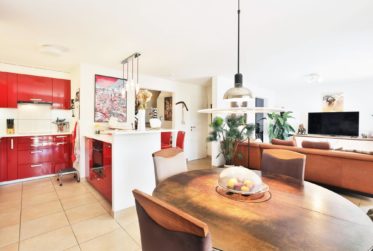 Charming Semi-Detached Home with Private Garden